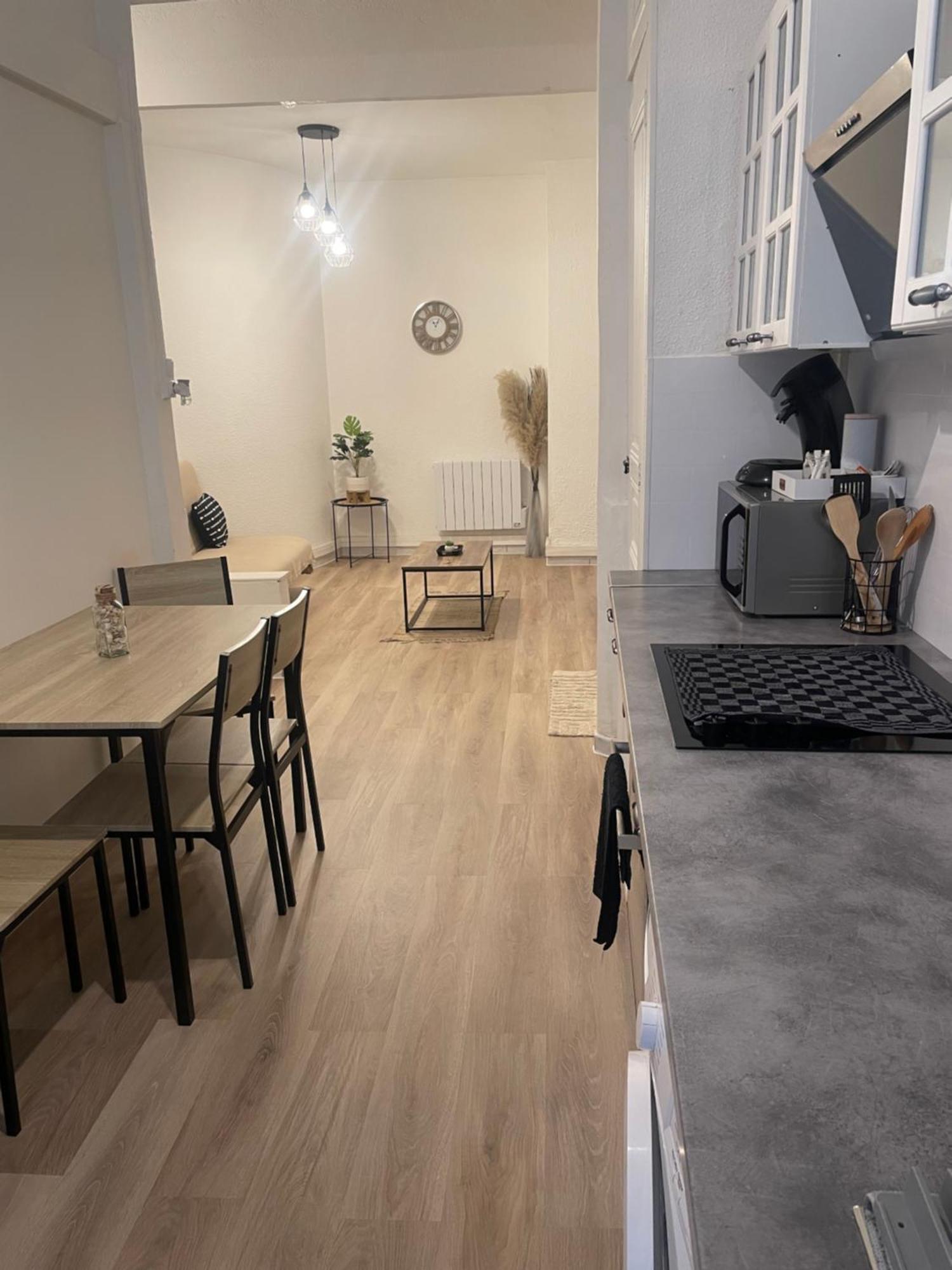 Appartement Authentique Coeur De Ville Sete Bagian luar foto